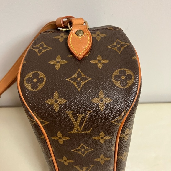 Louis Vuitton Blois Crossbody - Picture 7 of 13